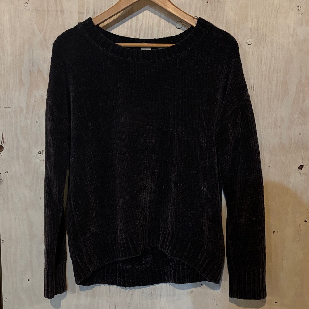 GAP Classic Black Crew Neck Sweater